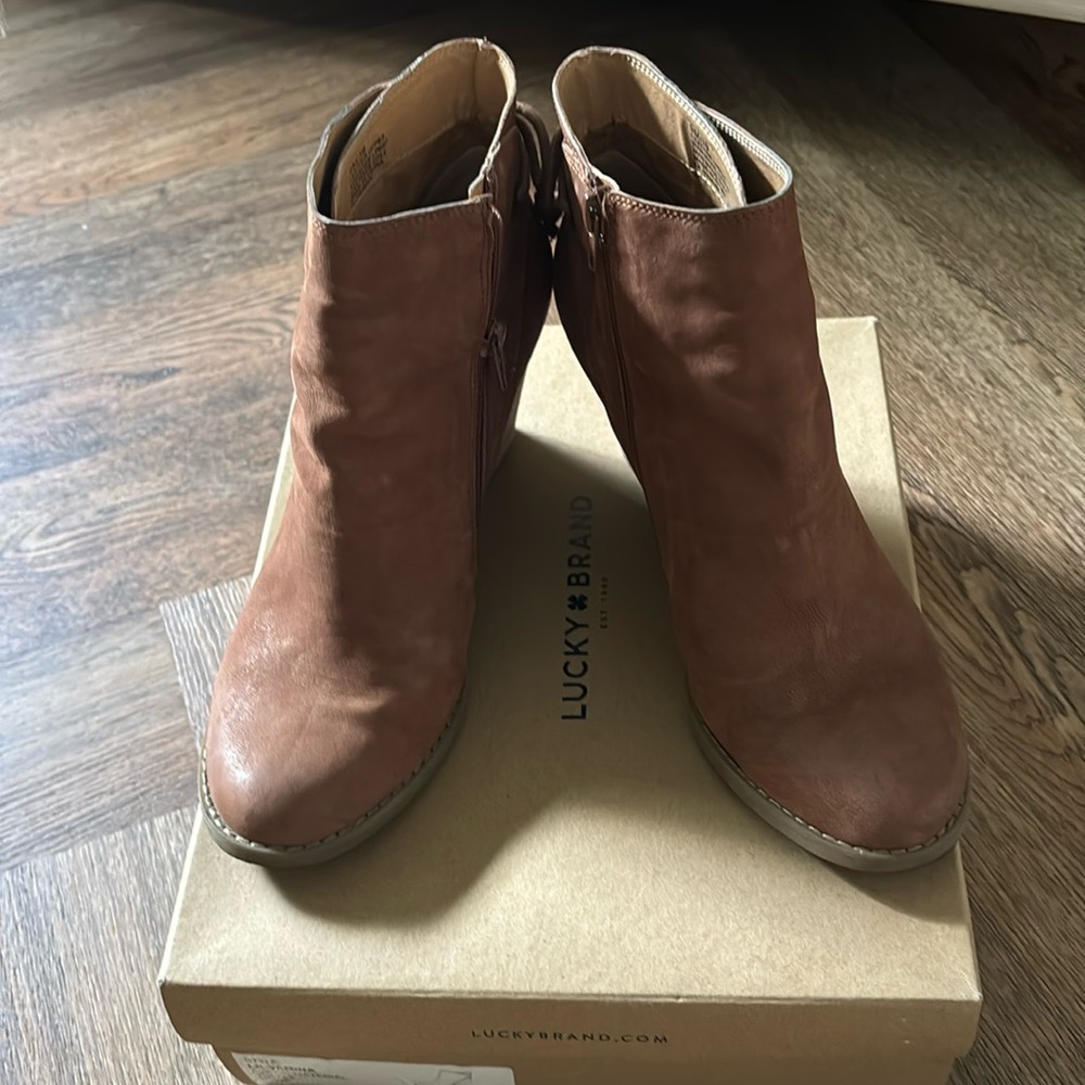 Lucky Brand Yamina Leather Wedge Booties Size 9